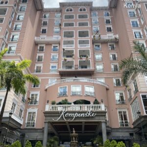 Kempinski Hotel: Painting