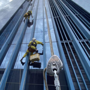 I&M Bank Tower: Facade Inspection & Glass Cleaning
