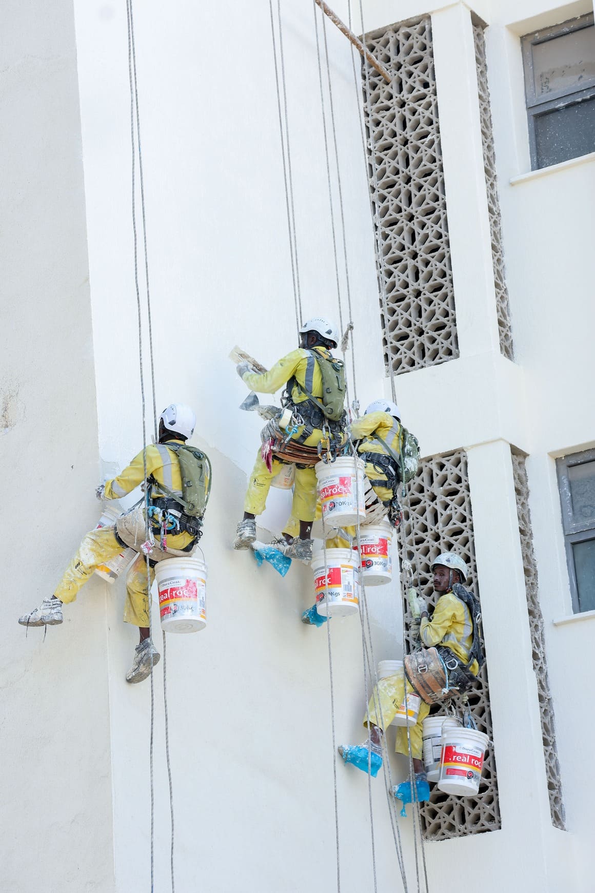 Nauras _side close up_ painting